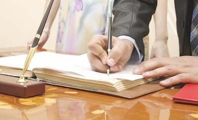 En pandemia, el rollo firmó ra’e el “libro hû” | Crónica