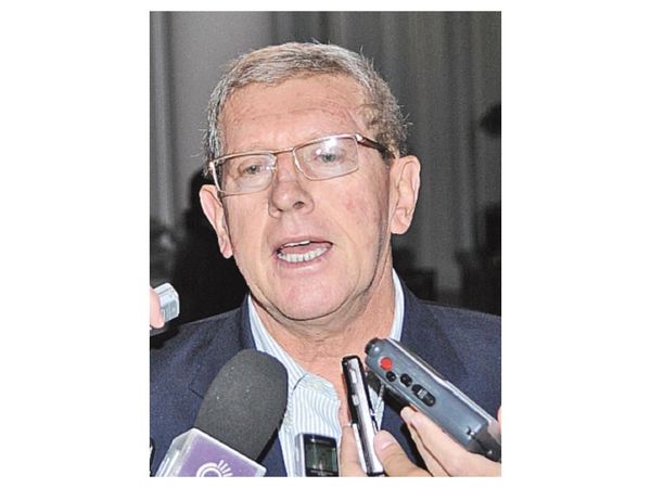 Schupp declaró importante riqueza al dejar cargo e igual accedió a préstamo