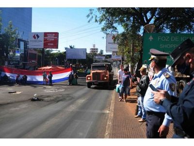 CDE: Camioneros  levantan medida de fuerza y liberan paso