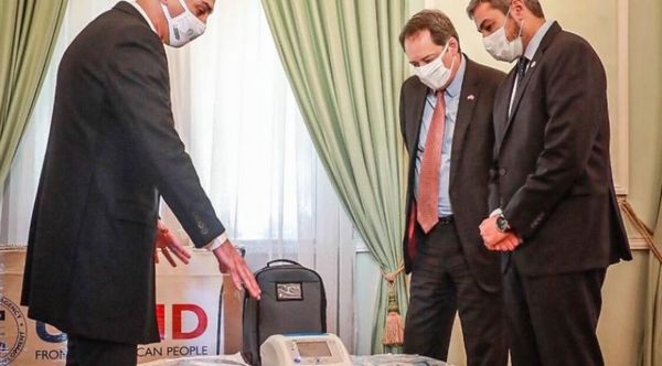 Embajador de EE.UU. sale al paso y realiza aclaración sobre respiradores donados a Paraguay