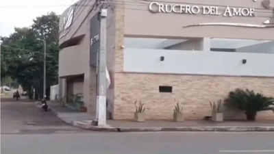 Vecina denunció farra sin fin de 15 personas en motel de San Lorenzo