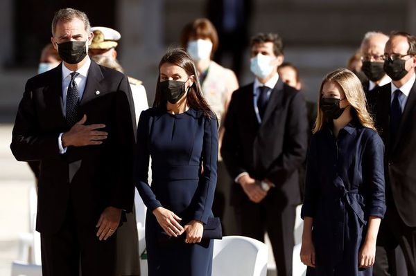 España recuerda a las víctimas de la pandemia en una ceremonia solemne - Mundo - ABC Color