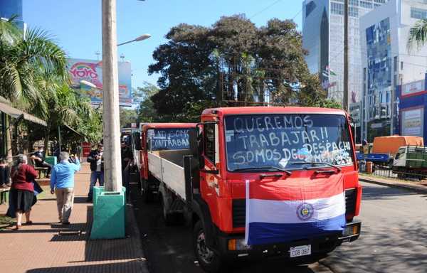 La Aduana autoriza que camiones de menor porte operen en la frontera