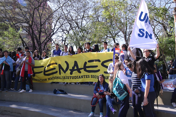 Estudiantes secundarios y universitarios anuncian protesta para exigir arancel cero » Ñanduti