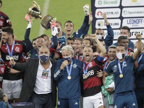 Flamengo vence de nuevo al Fluminense y se corona campeón carioca