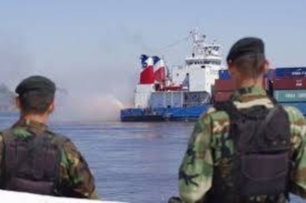 HOY / Capitán de Navío, Walter Díaz, sobre enfrentamiento entre supuestos contrabandistas y uniformados de la Marina