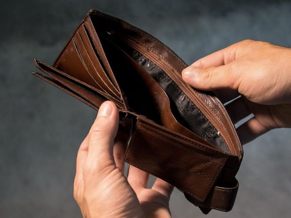 Critican al Gobierno por congelamiento del salario mínimo