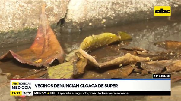 Vecinos denuncian cloaca que sale de un supermercado - ABC Noticias - ABC Color