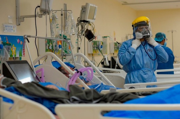 Alarma en Ecuador: un pico de contagios de coronavirus puso a Quito al borde del colapso sanitario
