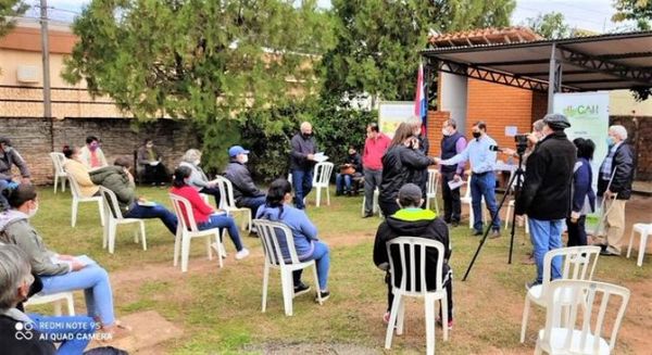 Asistencia financiera del CAH llegó a productores de Caazapá e Itapúa