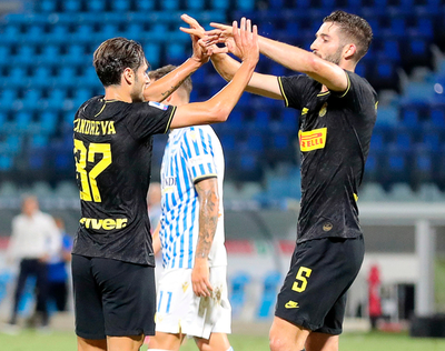 Inter golea al Spal y sueña