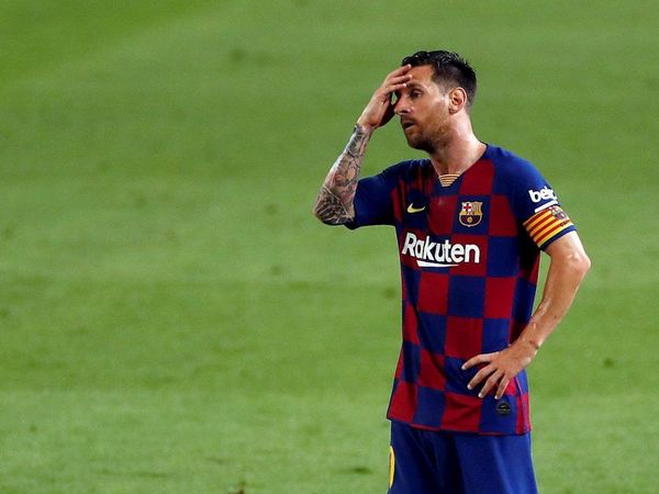 Osasuna asalta el Camp Nou y el Barça se queda sin Liga
