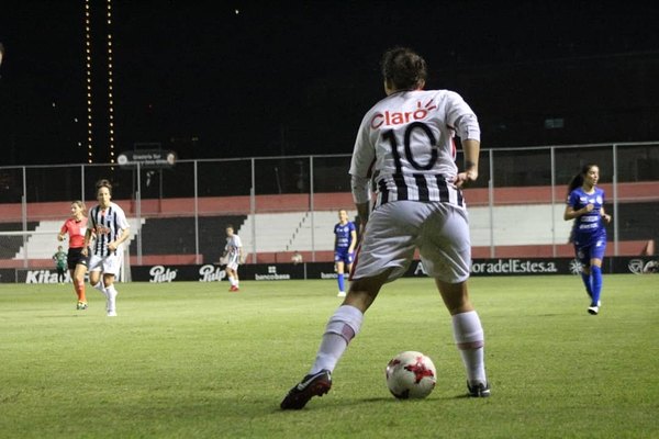 El descargo de una campeona de América sobre el fútbol femenino paraguayo