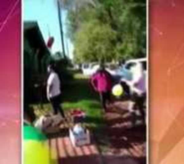Vecinos demostraron su apoyo a familia infectada por el covid-19 - Paraguay.com