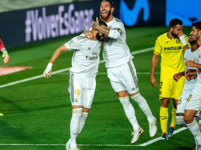Benzema marcó un gol insólito ante Villarreal, pero la acción fue anulada