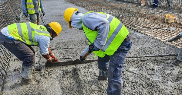 Inician carga de losa en el viaducto más grande de Asunción