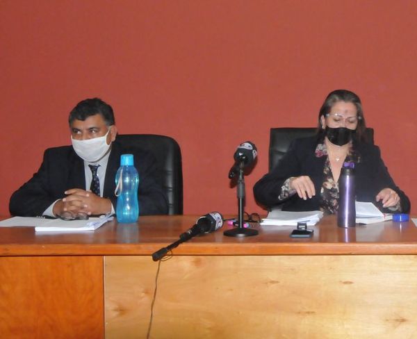 Generoso tribunal absuelve a Haitter en juicio por lesión de confianza - Nacionales - ABC Color