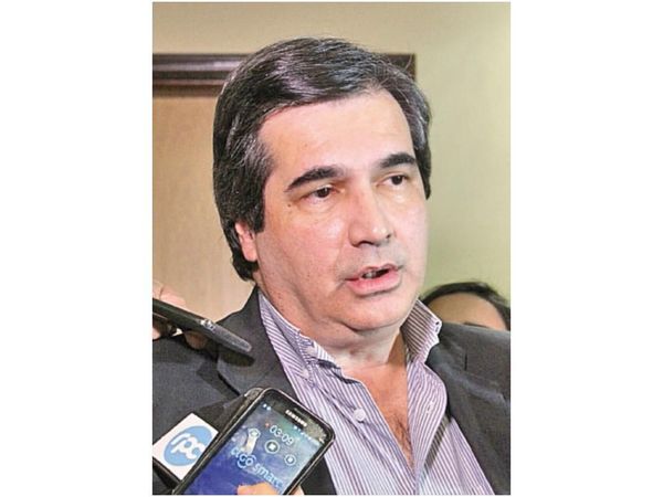 Senador acusa impunidad en la visita de Macri a Cartes