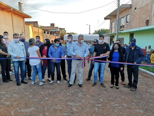 Municipalidad inauguró 4mil 575 metros cuadrados de pavimentación en barrio Guaraní