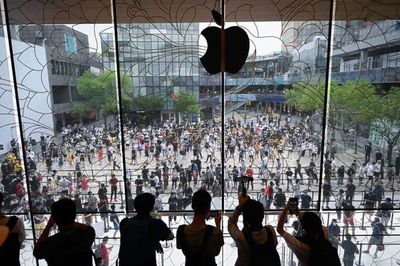 Apple inaugura en Pekín su tienda más grande de Asia - Tecnología - ABC Color