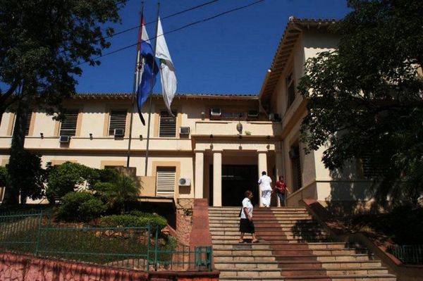 Confirman tres casos positivos de Covid-19 en el Ministerio de Salud – Prensa 5