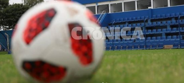 Casos positivos ponen en cháke la vuelta del fútbol | Crónica