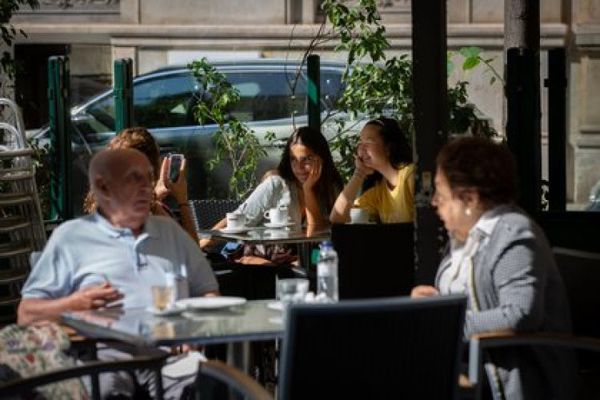 Cataluña reportó 1.300 casos nuevos de coronavirus en un día: las autoridades de Barcelona pidieron a los vecinos no salir de sus casas