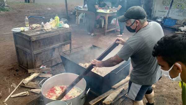 Miles de familias sobreviven gracias a las ollas populares en Alto Paraná