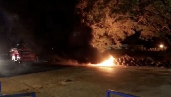 Desconocidos incendian cubiertas en la línea internacional