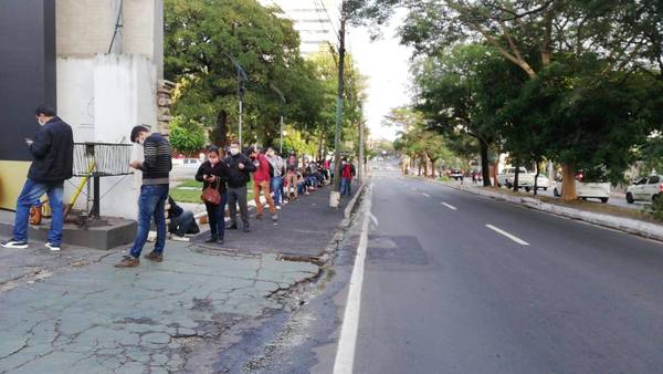 IPS inicia tercer pago de subsidios a trabajadores cesados - ADN Paraguayo