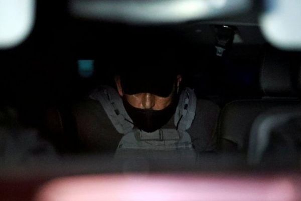 Exjefe de petrolera Pemex ingresa a hospital tras llegar a México extraditado