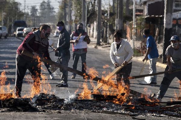 Tensiones de la pandemia reactivan protestas en América Latina - Mundo - ABC Color