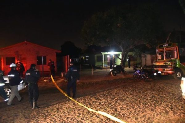 MADRE DE NIÑOS ASESINADOS EN CAPIATÁ REGRESÓ AL PAÍS