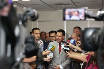 Ulises Quintana seguirá recluido en el penal militar de Viñas Cué
