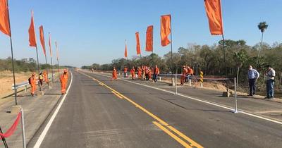Inauguran 54 kilómetros del Corredor Vial Bioceánico
