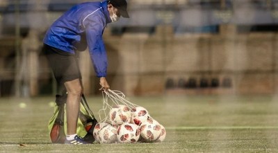 Brote de coronavirus posterga el retorno del fútbol paraguayo - Digital Misiones