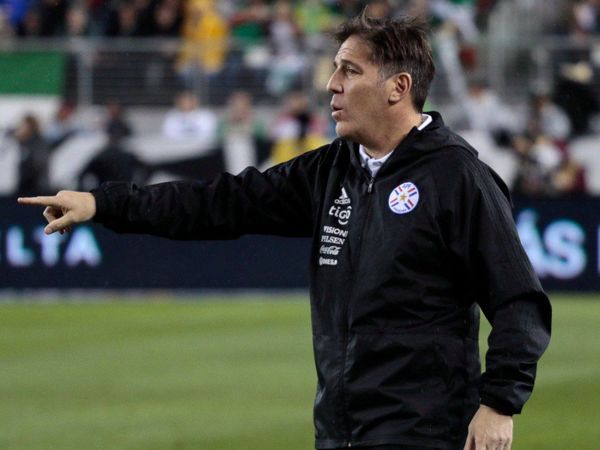 Berizzo señaló los pro y contra de la Albirroja