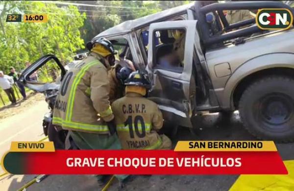 Grave choque de vehículos San Bernandino - C9N