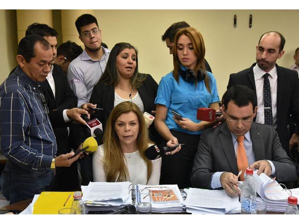 Jueza sobresee a Sandra McLeod aduciendo negligencia de la Fiscalía