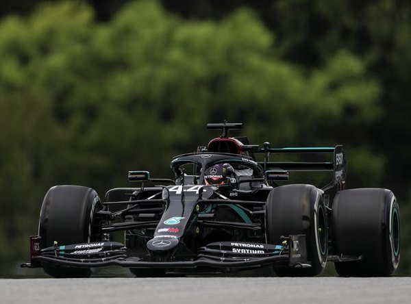 Lewis Hamilton se hace con la pole position en Hungría