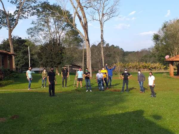 DIEZ COMPATRIOTAS DE ALTA TRAS VENCER AL COVID EN EL INFONA.