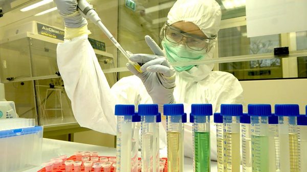 Rusia está tratando de vencer a Occidente con una vacuna Covid-19