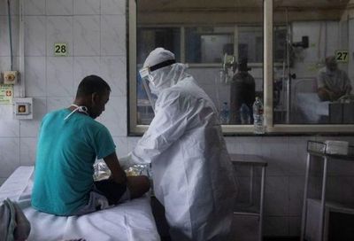 OMS informa aumento diario récord de casos mundiales de coronavirus