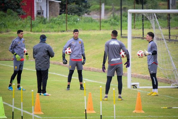 Árbitros dan negativo a nuevos test de COVID-19 y habilitan a entrenar a Guaraní y San Lorenzo - Fútbol - ABC Color