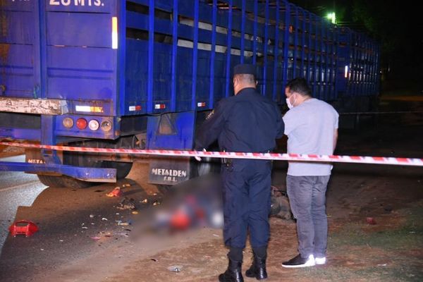Motocicilsta fallece al impactar contra trasganado en Luque - Nacionales - ABC Color