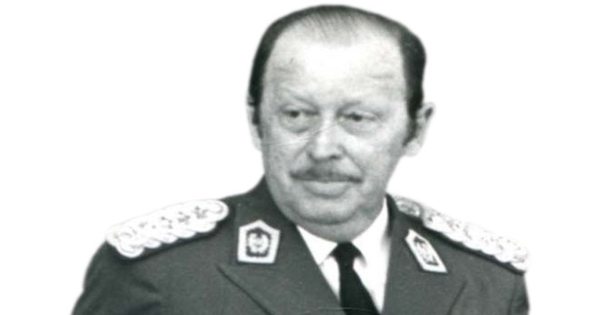 Autorizan exhumar a Stroessner en Brasil para prueba de paternidad