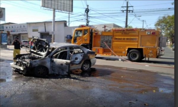 Impactante accidente vial sobre San Martín | Noticias Paraguay