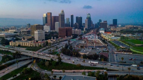 HOY / Advierten que Los Ángeles está al borde de un nuevo confinamiento