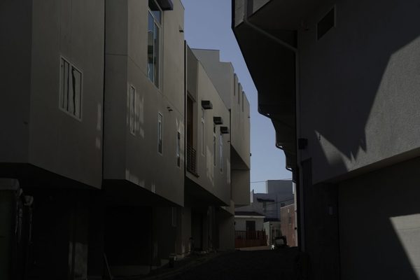 Los Ángeles “al borde” de nuevas restricciones para contener virus