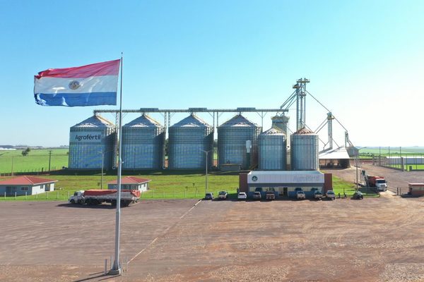 Agrofértil recibe crédito para financiar reactivación del sector agrícola